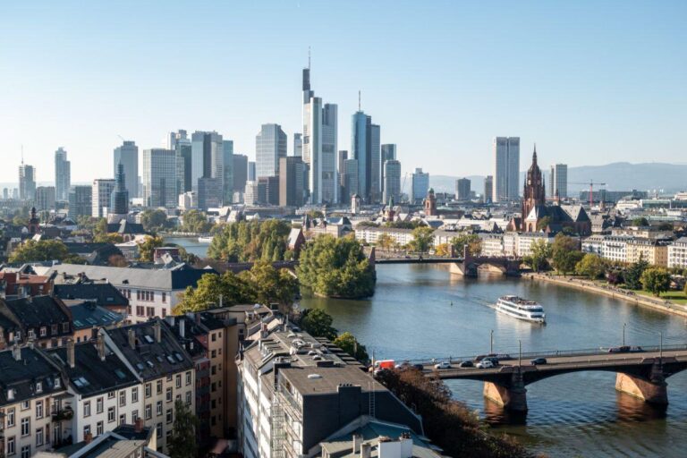 Frankfurt: Eine europäische Stadt am Main