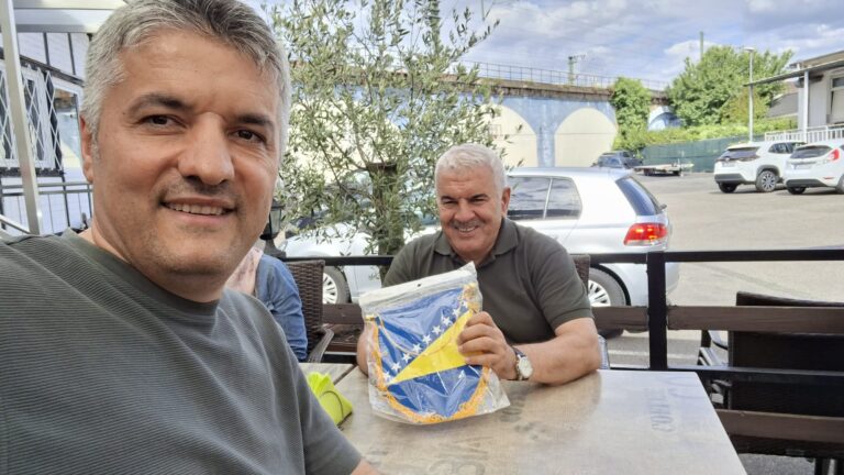 Balkanisches Flair im Herzen Kölns: Gazi-Husrev-Beg-Gemeinde und Balkanischer Kulturverein an einem Tisch